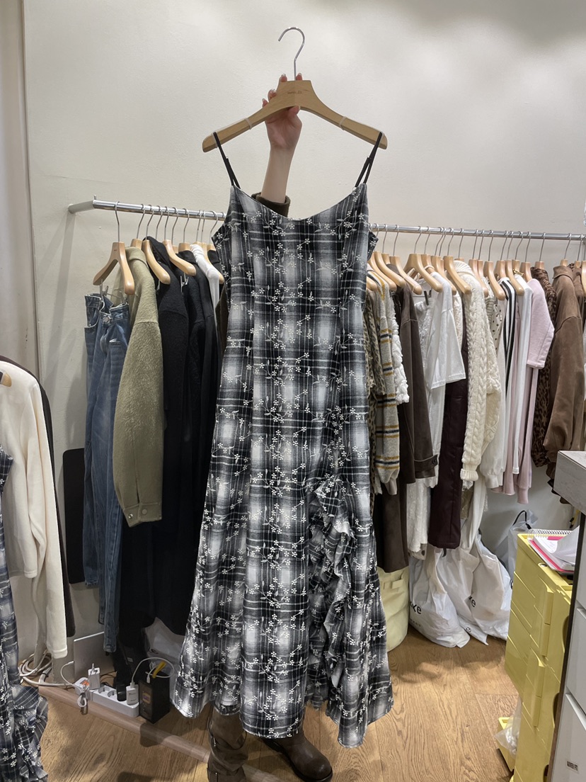 AUVERFIT韓國代購㊣女裝新品推薦熱賣人氣真品休閑時尚連衣裙AUVERFIT連衣裙圖色2黑色