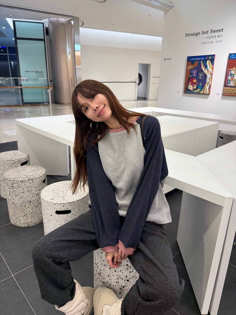 LUMIPLE韓國代購㊣女裝新款真品時尚熱賣人氣休閑職業推薦衛衣LUMIPLE衛衣