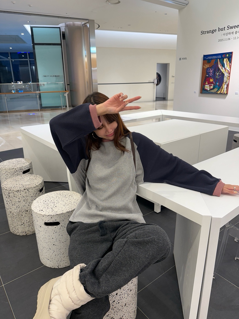 LUMIPLE韓國代購㊣女裝新款真品時尚熱賣人氣休閑職業推薦衛衣LUMIPLE衛衣