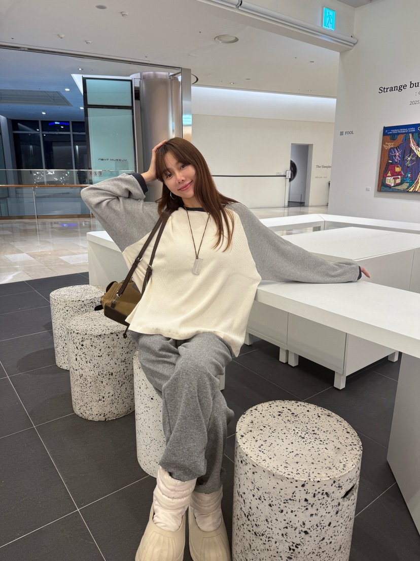 LUMIPLE韓國代購㊣女裝新款真品時尚熱賣人氣休閑職業推薦衛衣LUMIPLE衛衣