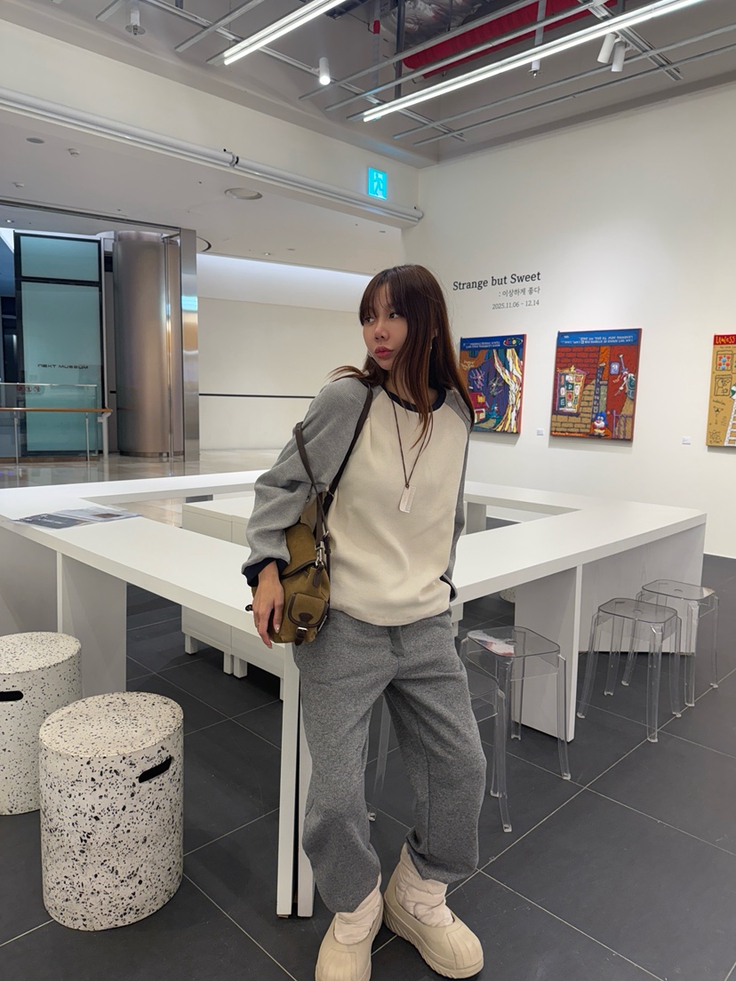 LUMIPLE韓國代購㊣女裝新款真品時尚熱賣人氣休閑職業推薦衛衣LUMIPLE衛衣