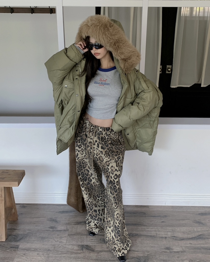 LIVE AID-P韓國代購㊣女士新款推薦真品人氣時尚職業熱賣T恤LIVE AID-PT恤