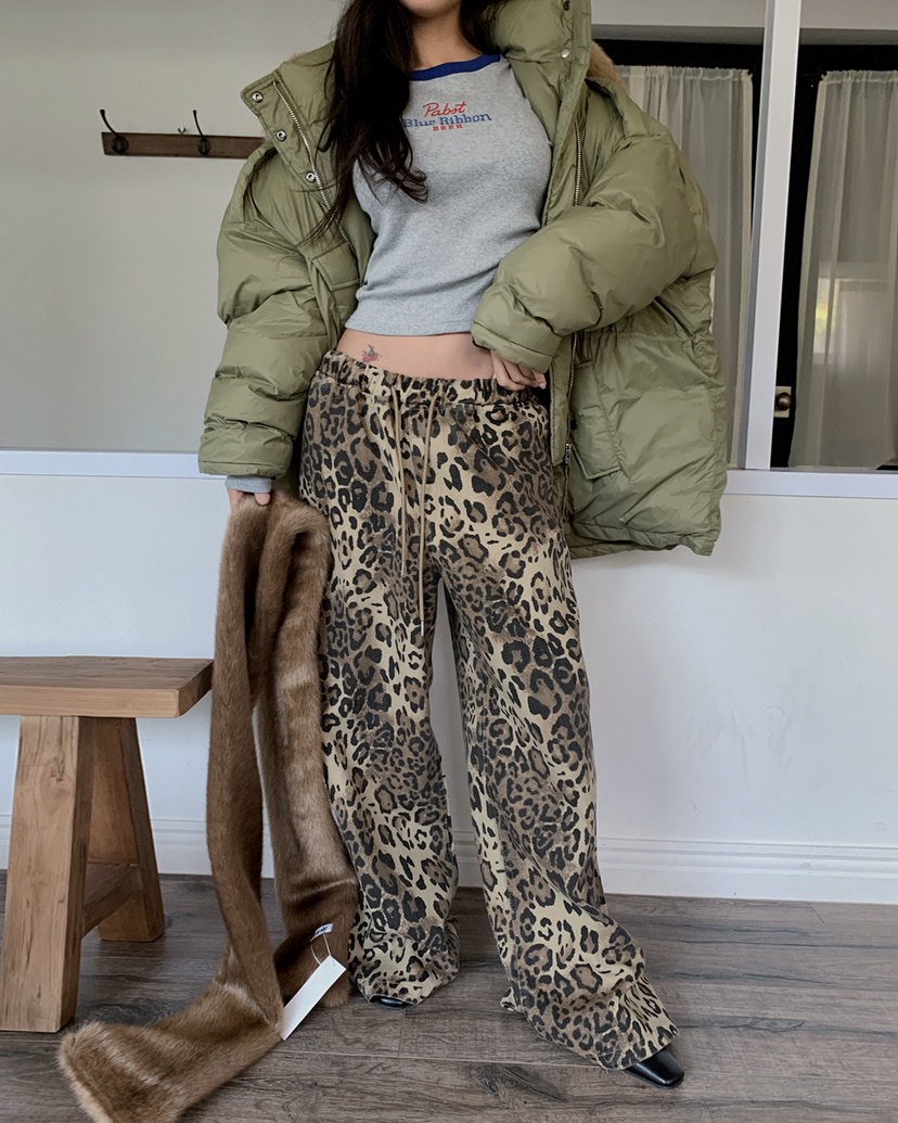 LIVE AID-P韓國代購㊣女士新款推薦真品人氣時尚職業熱賣T恤LIVE AID-PT恤