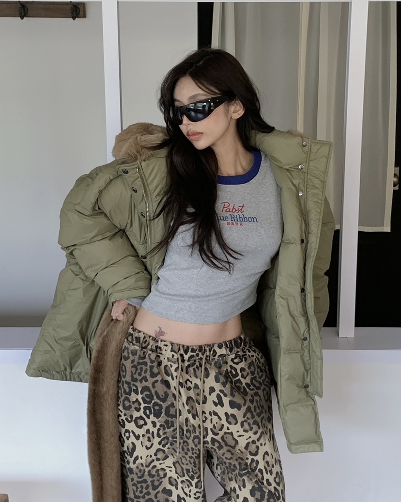 LIVE AID-P韓國代購㊣女士新款推薦真品人氣時尚職業熱賣T恤LIVE AID-PT恤