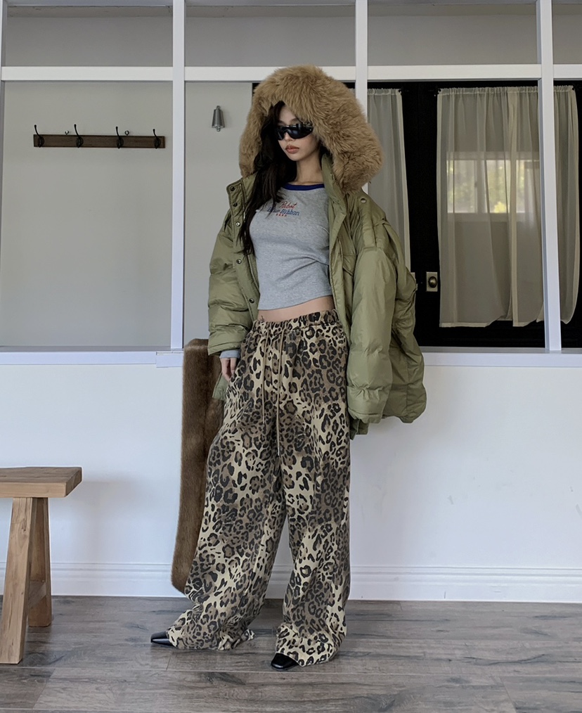 LIVE AID-P韓國代購㊣女士新款推薦真品人氣時尚職業熱賣T恤LIVE AID-PT恤