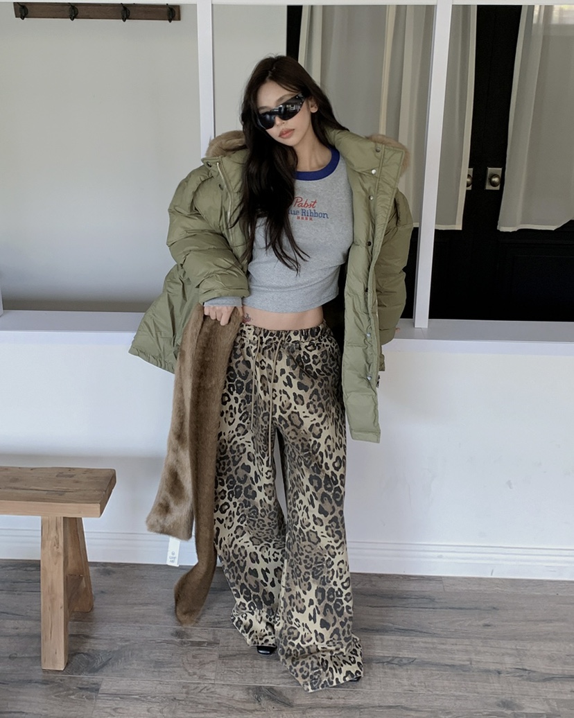 LIVE AID-P韓國代購㊣女士新款推薦真品人氣時尚職業熱賣T恤LIVE AID-PT恤