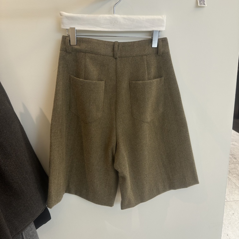 AGO東大門㊣實拍女裝新品真品職業人氣25秋冬熱賣時尚短褲羊毛AGO短褲