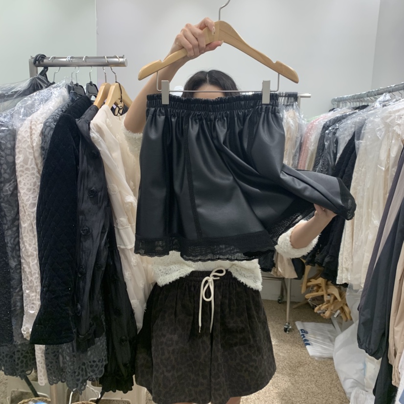 A韓國直郵㊣女士新款人氣時尚熱賣25秋冬真品休閑職業短褲皮褲A STORE短褲圖色1