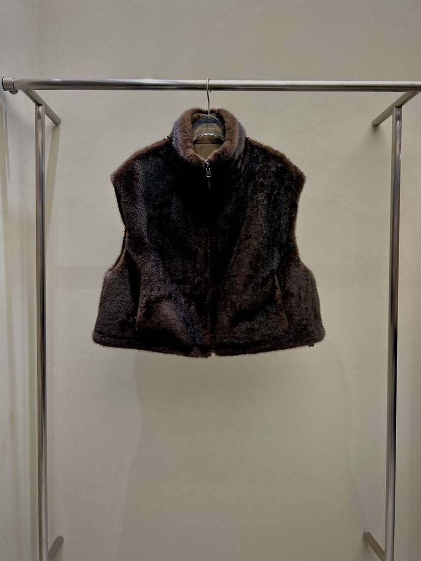 LATTE-P東大門㊣代購女裝新款職業熱賣真品25秋冬馬甲毛皮雙面LATTE-P馬甲圖色2