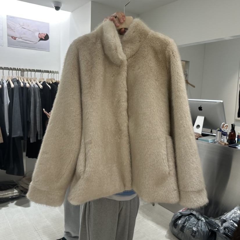 HAUTTE-P韓國代購㊣女裝新款25秋冬時尚真品熱賣短款大衣貂皮HAUTTE短款大衣圖色1