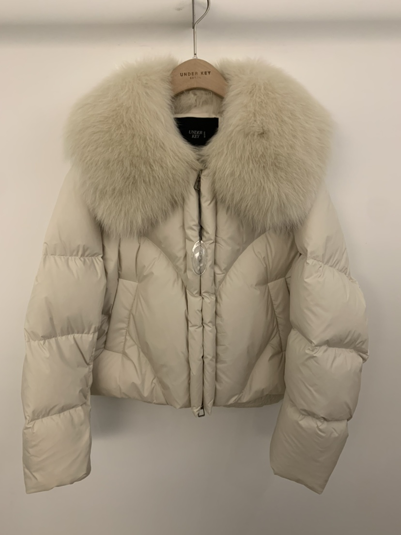 UNDER KEY韓國直郵㊣女士新款人氣時尚職業短款羽絨服狐貍UNDER KEY短款羽絨服圖色1