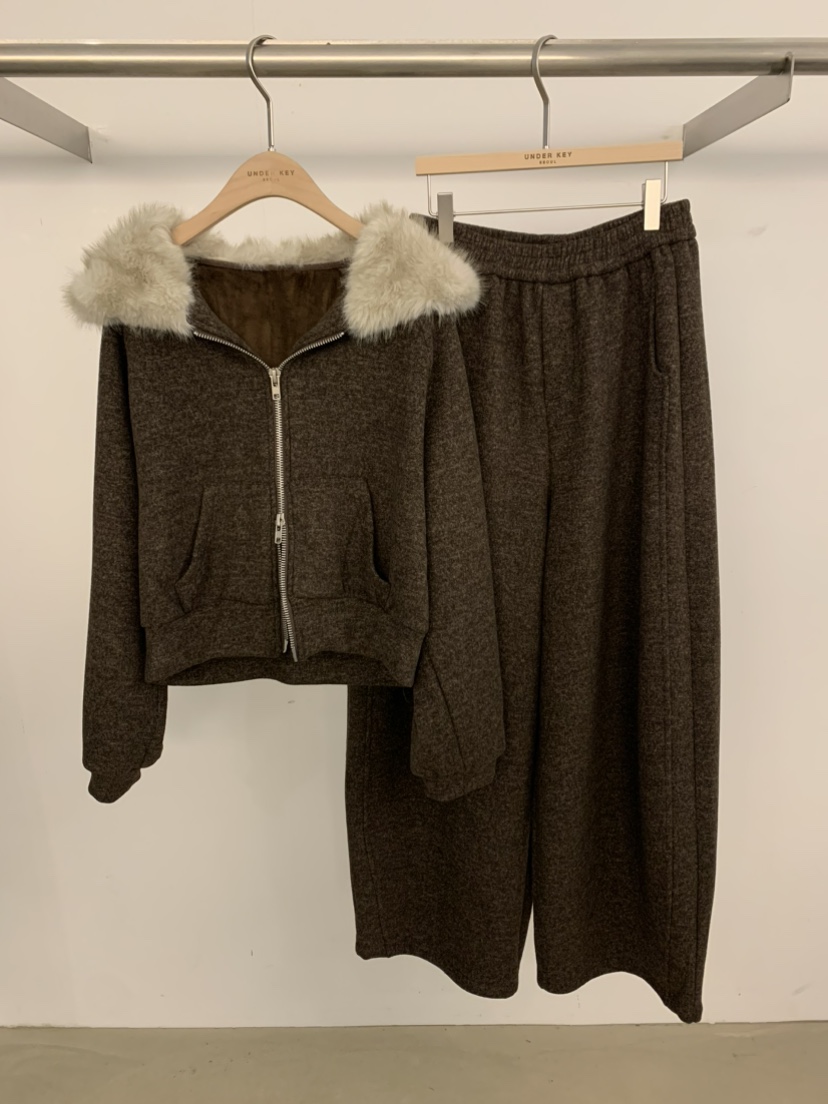 UNDER KEY韓國代購㊣女士新品推薦人氣熱賣休閑套裝毛絨連帽UNDER KEY套裝圖色2