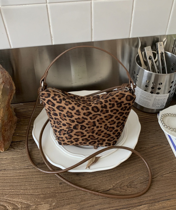 POSH BLUE韓國直郵㊣女裝新款推薦職業真品單肩斜跨包豹紋POSH BLUE單肩/斜跨包圖色2