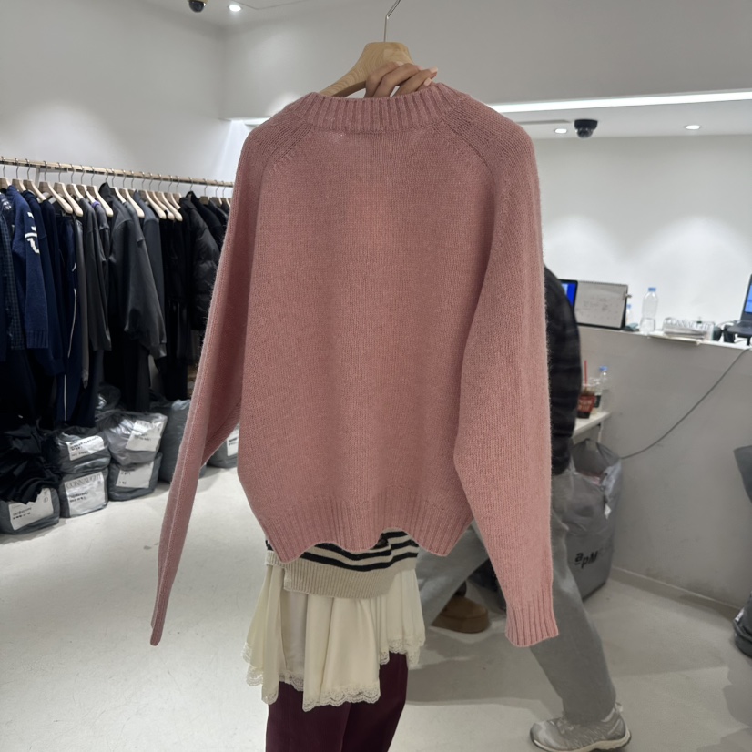 CONNAUGHT東大門㊣直郵女士新品時尚真品休閑熱賣針織衫V領CONNAUGHT針織衫