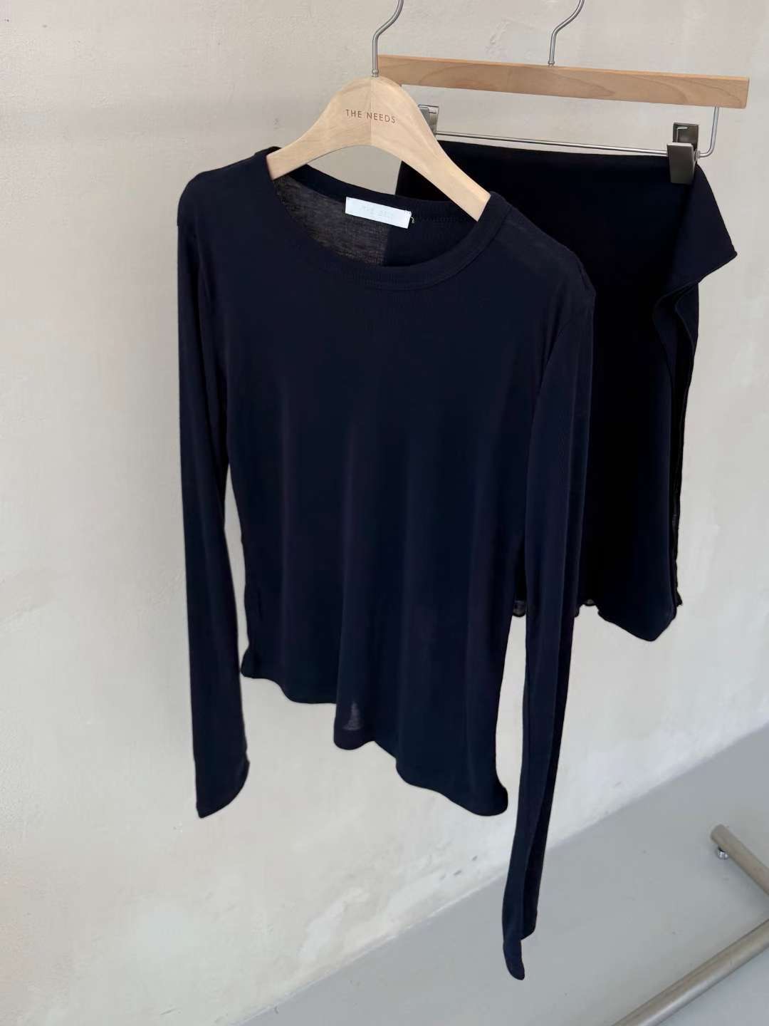 THENEEDS東大門㊣代購女士新款推薦25秋冬休閑人氣套裝圍巾THENEEDS套裝圖色2