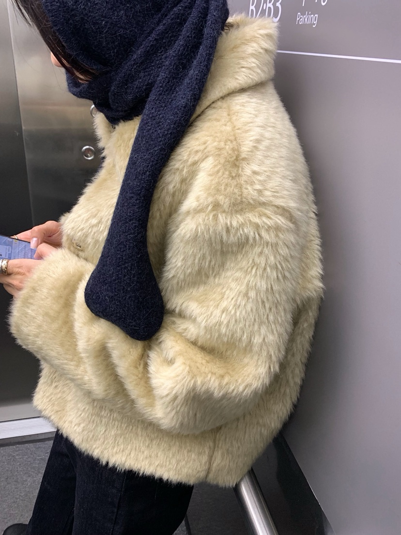 COURGETTE東大門㊣直郵女士新款推薦時尚職業真品短款大衣皮草COURGETTE短款大衣