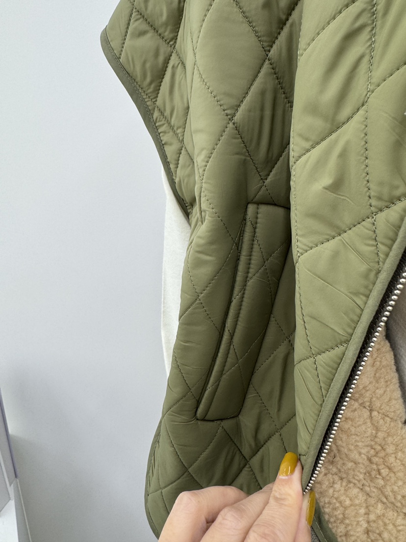 RED-A東大門㊣實拍女士新款休閑推薦熱賣人氣馬甲披肩絎縫RED-A馬甲