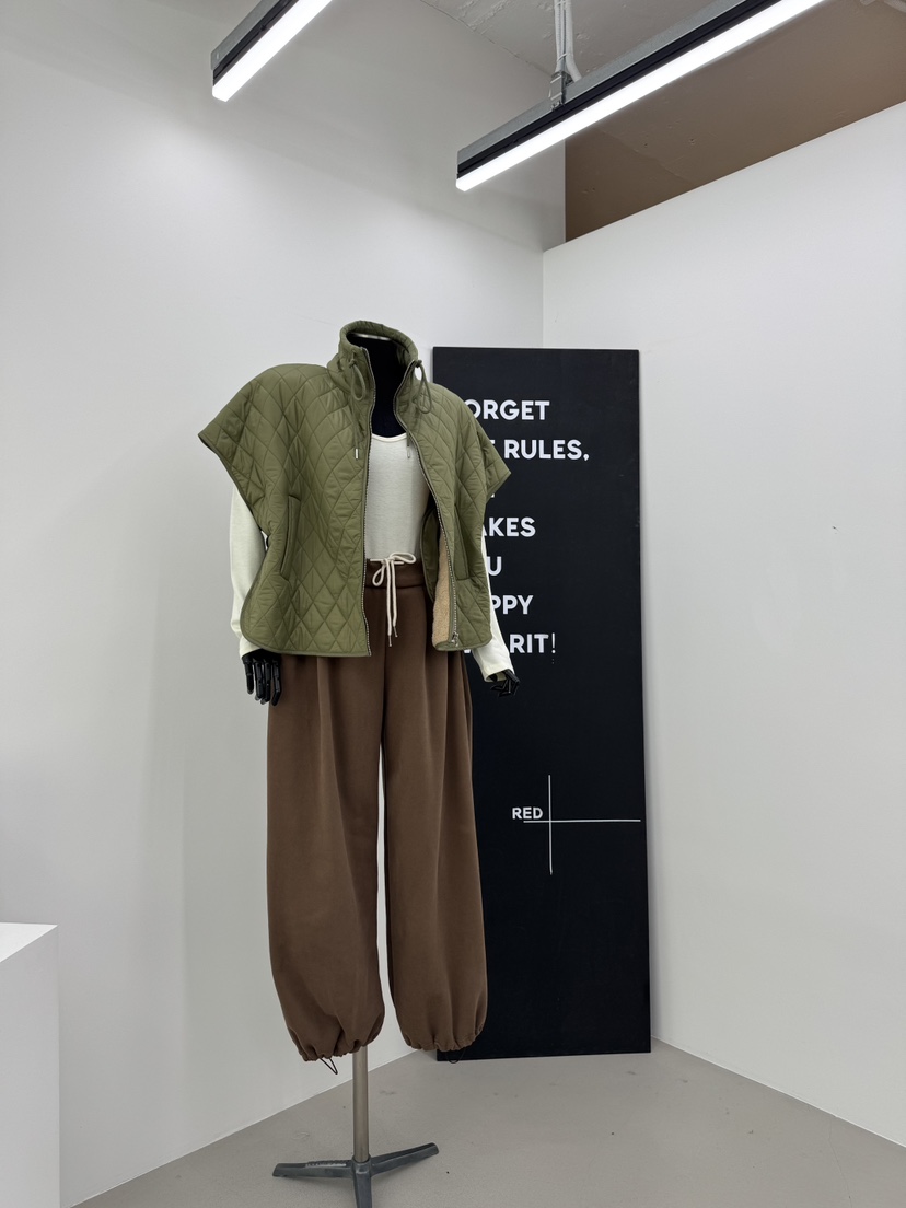 RED-A東大門㊣實拍女士新款休閑推薦熱賣人氣馬甲披肩絎縫RED-A馬甲