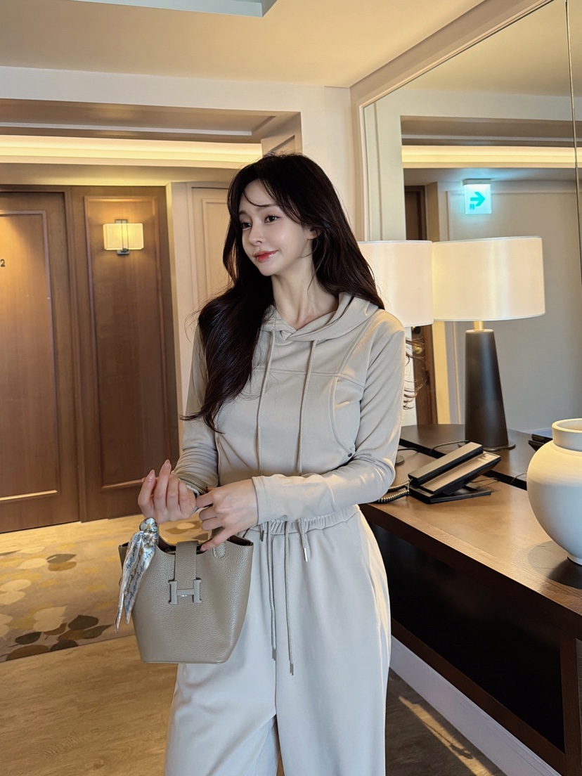 CLOTH東大門㊣實拍女士新品推薦人氣熱賣真品25秋冬套裝套裝CLOTH套裝