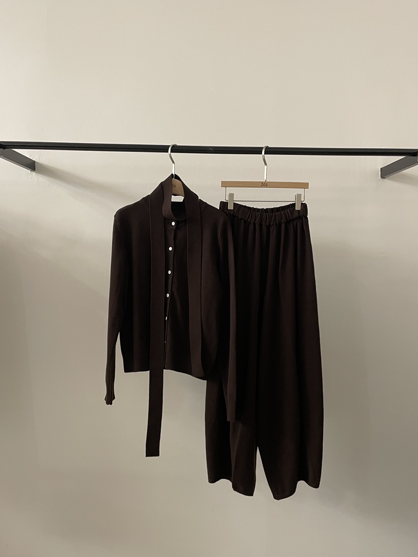 2DA/DARIMI-P韓國代購㊣女裝新款真品職業套裝含脖帶兩件套2DA/DARIMI-P套裝圖色2棕色