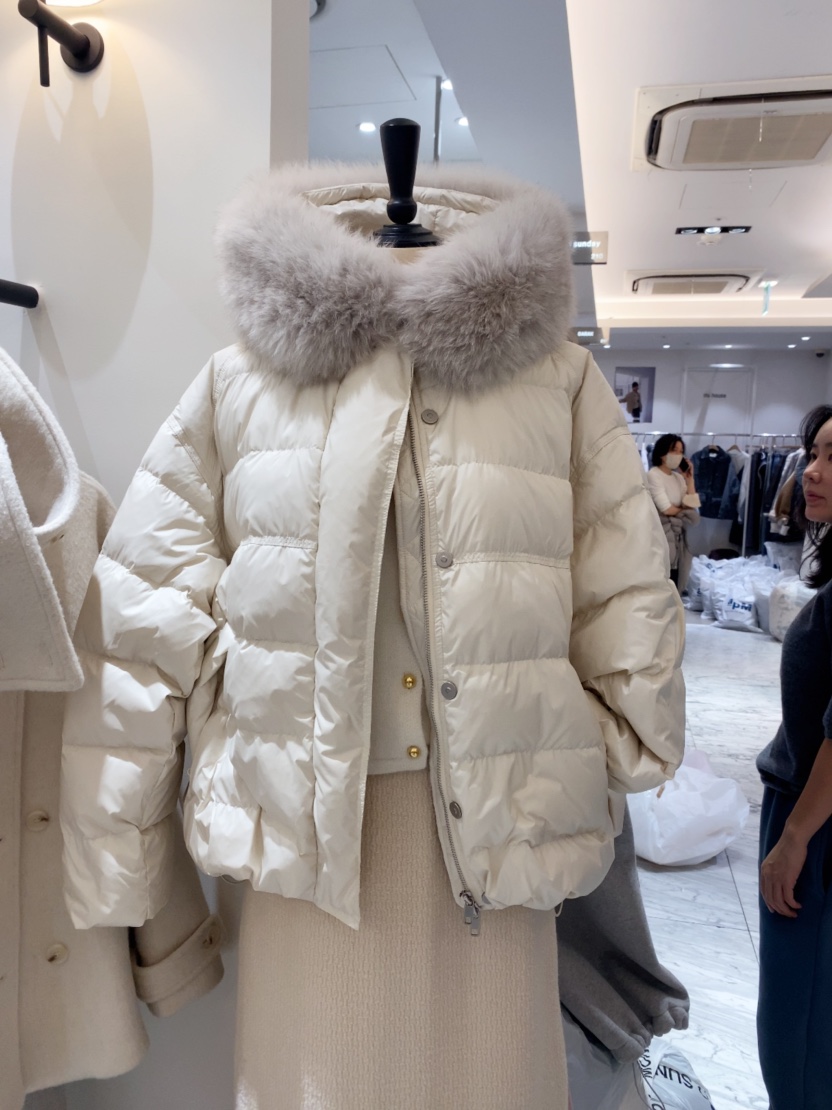 LOVE ROSIE東大門㊣實拍女裝新款推薦時尚短款棉服狐貍連帽LOVE ROSIE短款棉服