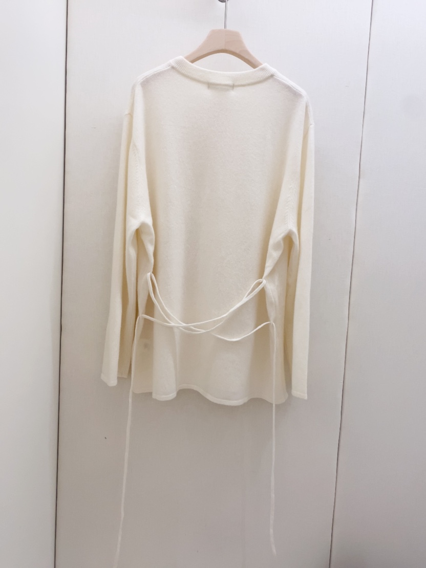 LOVE ROSIE東大門㊣直郵女裝新款熱賣長袖T恤含腰繩羊毛紐扣LOVE ROSIE長袖T恤