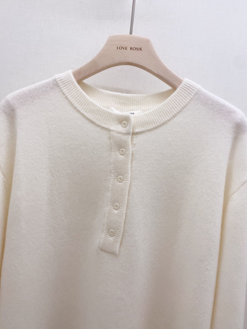 LOVE ROSIE東大門㊣直郵女裝新款熱賣長袖T恤含腰繩羊毛紐扣LOVE ROSIE長袖T恤