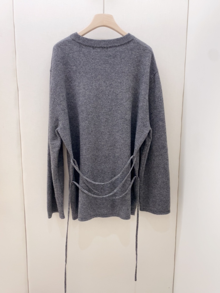 LOVE ROSIE東大門㊣直郵女裝新款熱賣長袖T恤含腰繩羊毛紐扣LOVE ROSIE長袖T恤