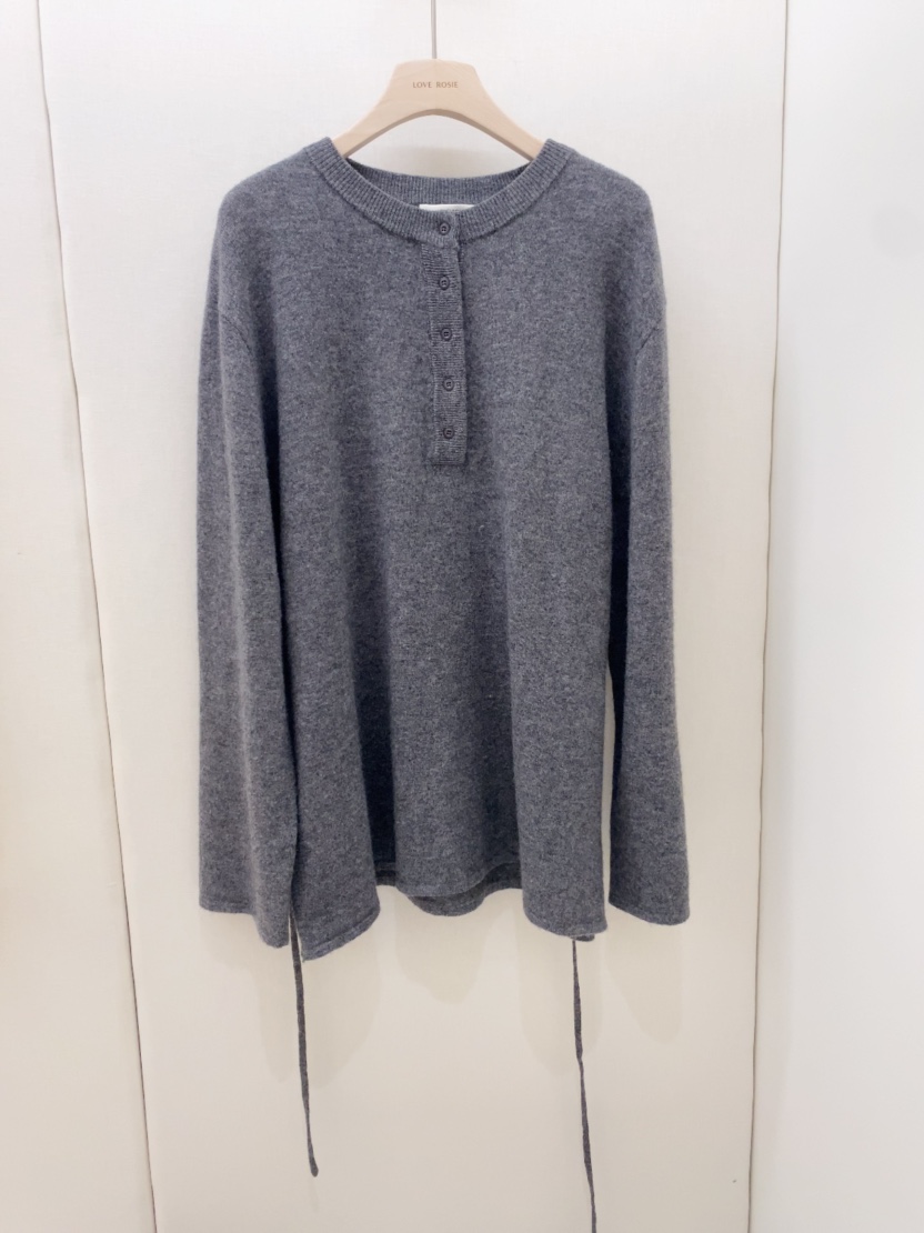 LOVE ROSIE東大門㊣直郵女裝新款熱賣長袖T恤含腰繩羊毛紐扣LOVE ROSIE長袖T恤圖色2