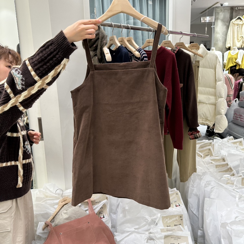 OURMOMENT東大門㊣代購女裝新款時尚25秋冬熱賣真品休閑連衣裙OURMOMENT連衣裙