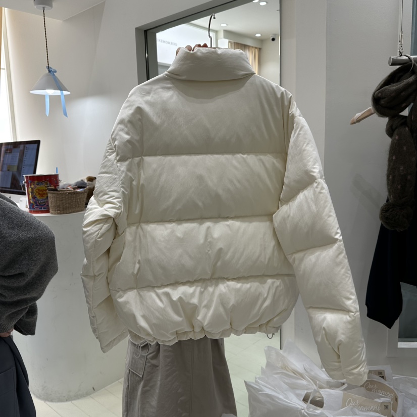 OURMOMENT東大門㊣代購女裝新款人氣熱賣時尚短款羽絨服鴨絨OURMOMENT短款羽絨服