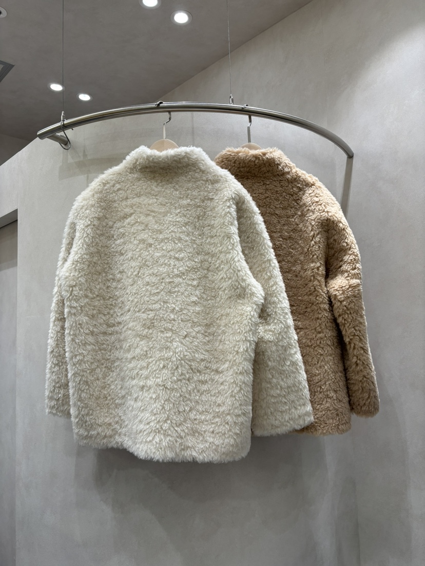 WHO IS SHE韓國代購㊣女士新品真品熱賣人氣短款大衣皮草WHO IS SHE短款大衣