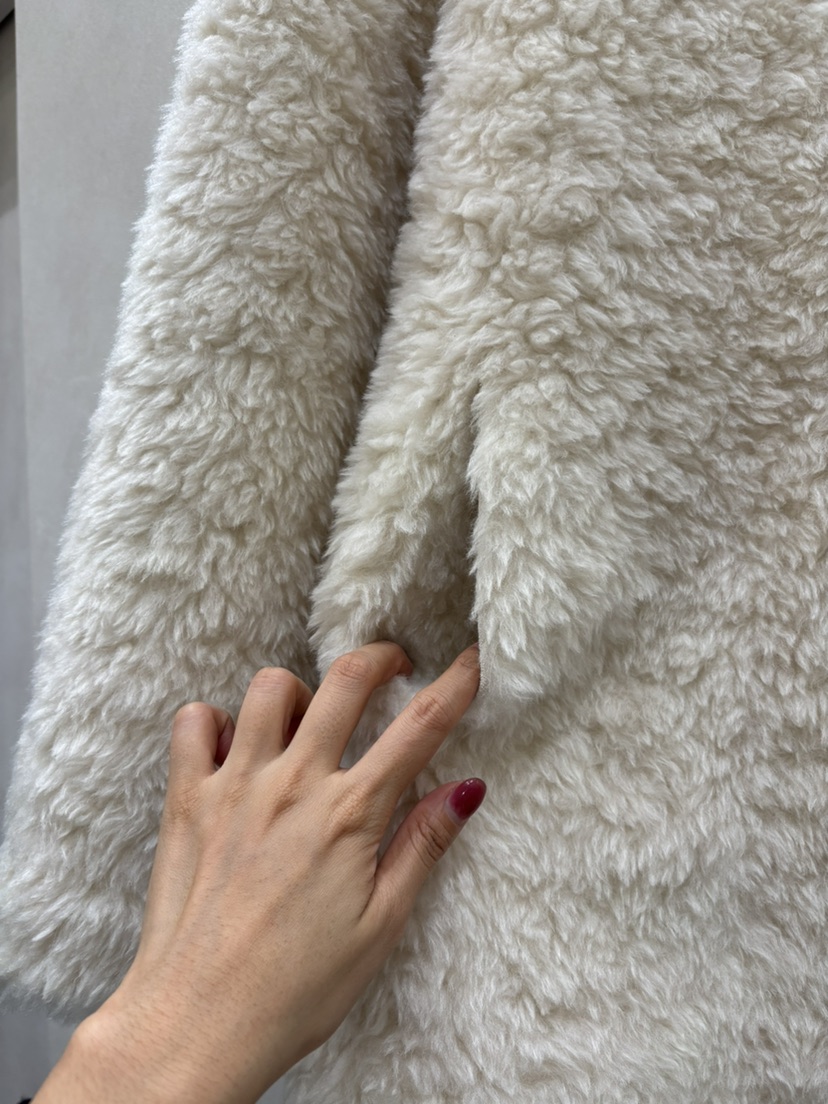 WHO IS SHE韓國代購㊣女士新品真品熱賣人氣短款大衣皮草WHO IS SHE短款大衣