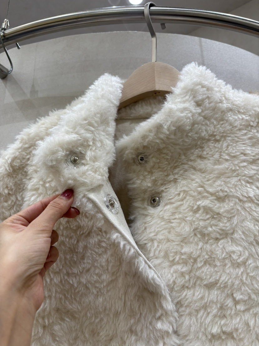 WHO IS SHE韓國代購㊣女士新品真品熱賣人氣短款大衣皮草WHO IS SHE短款大衣