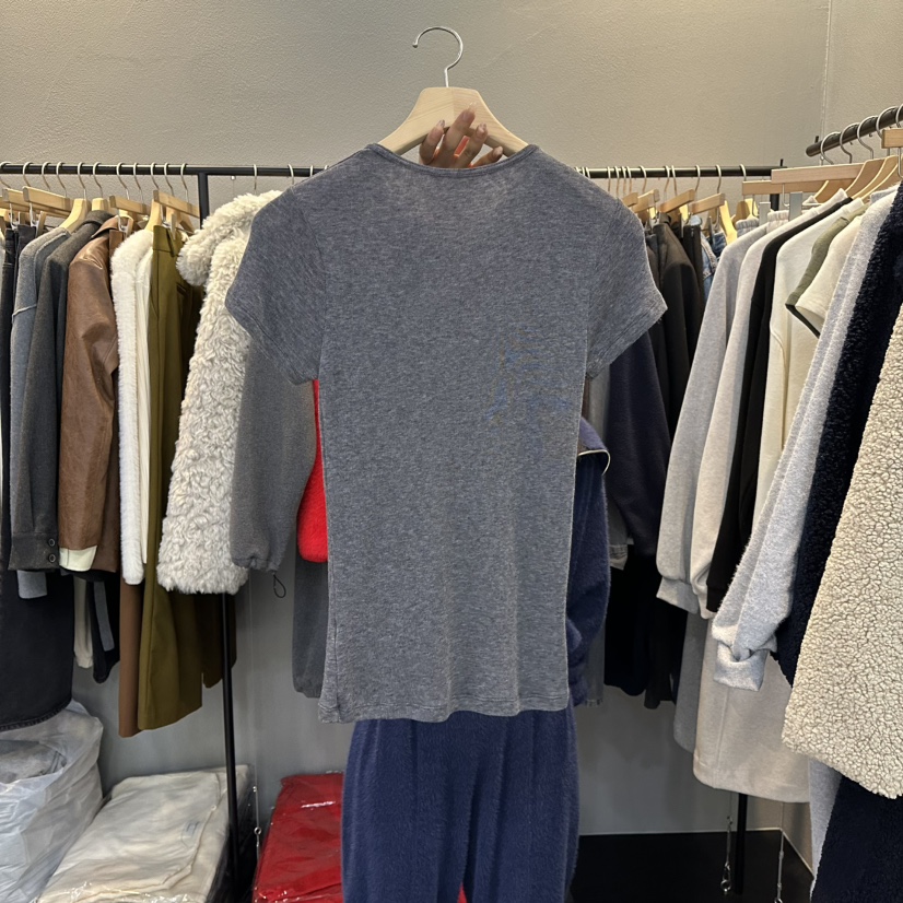 FLAMME TOIT韓國直郵㊣女裝新品熱賣真品時尚人氣25秋冬T恤FLAMME TOITT恤