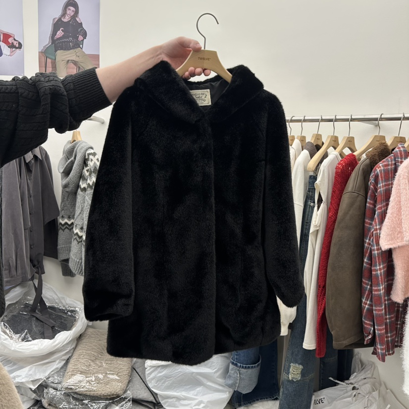 TWELVE韓國直郵㊣女士新品時尚熱賣職業短款大衣皮草貂皮連帽TWELVE短款大衣圖色2