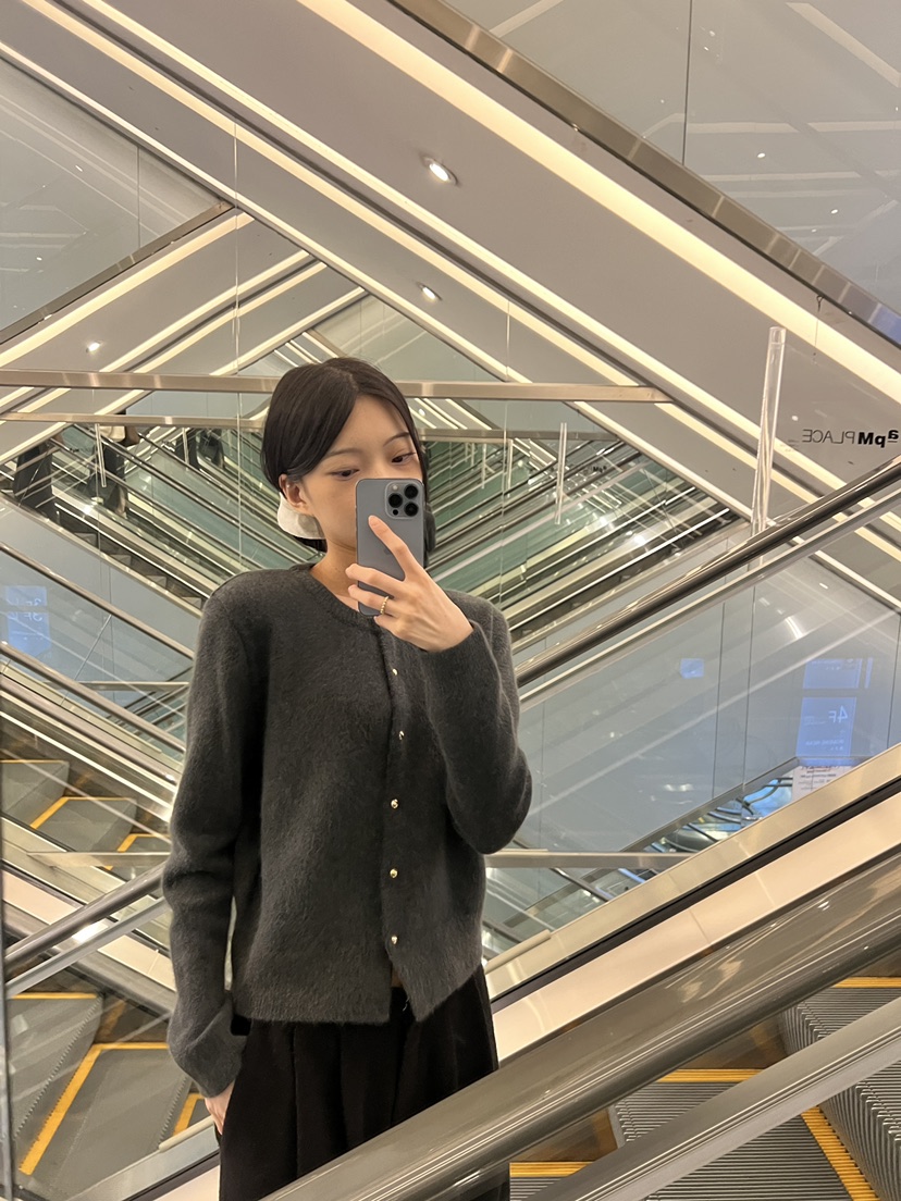 LOGON韓國直郵㊣女裝新款25秋冬職業推薦時尚熱賣針織衫浣熊LOGON針織衫