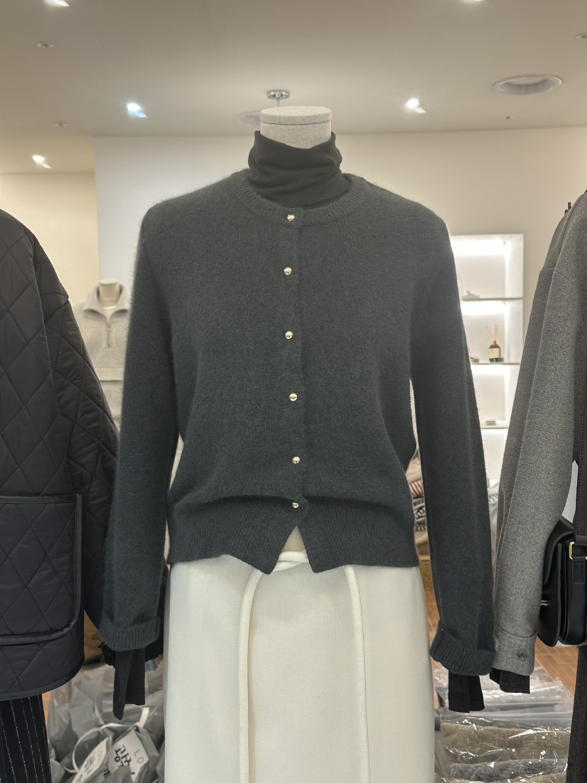 LOGON韓國直郵㊣女裝新款25秋冬職業推薦時尚熱賣針織衫浣熊LOGON針織衫圖色1