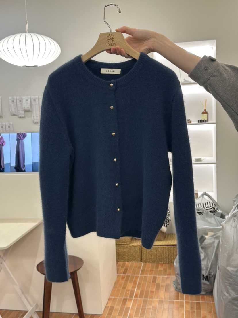 LOGON韓國直郵㊣女裝新款25秋冬職業推薦時尚熱賣針織衫浣熊LOGON針織衫圖色2