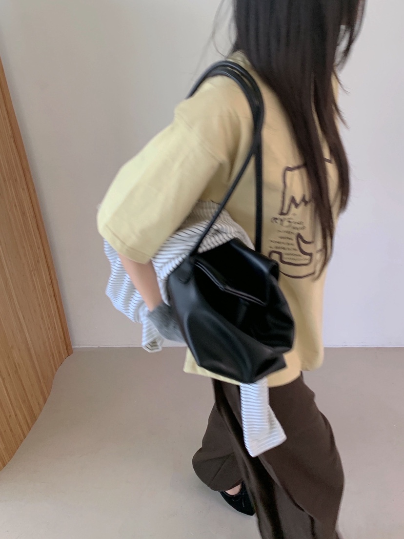 ZITTEN東大門㊣直郵女士新品時尚職業熱賣休閑真品人氣25秋冬T恤ZITTENT恤