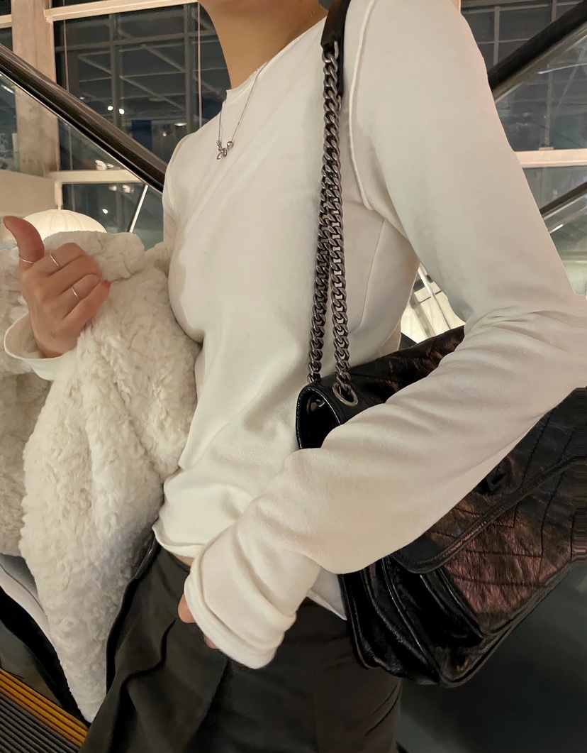 GLITTER東大門㊣實拍女裝新品25秋冬職業真品人氣熱賣長袖T恤GLITTER長袖T恤