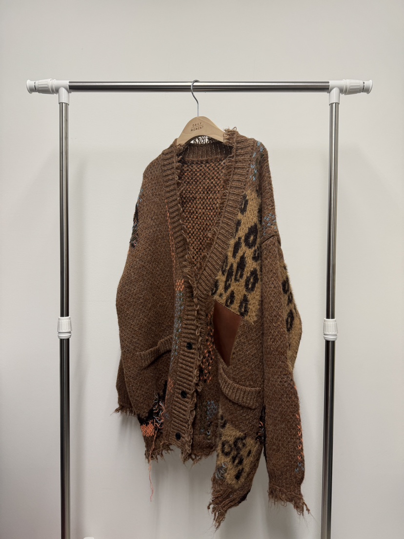 DAILY MOMENT東大門㊣直郵女裝新品人氣時尚熱賣毛衣豹紋開衫DAILY MOMENT毛衣