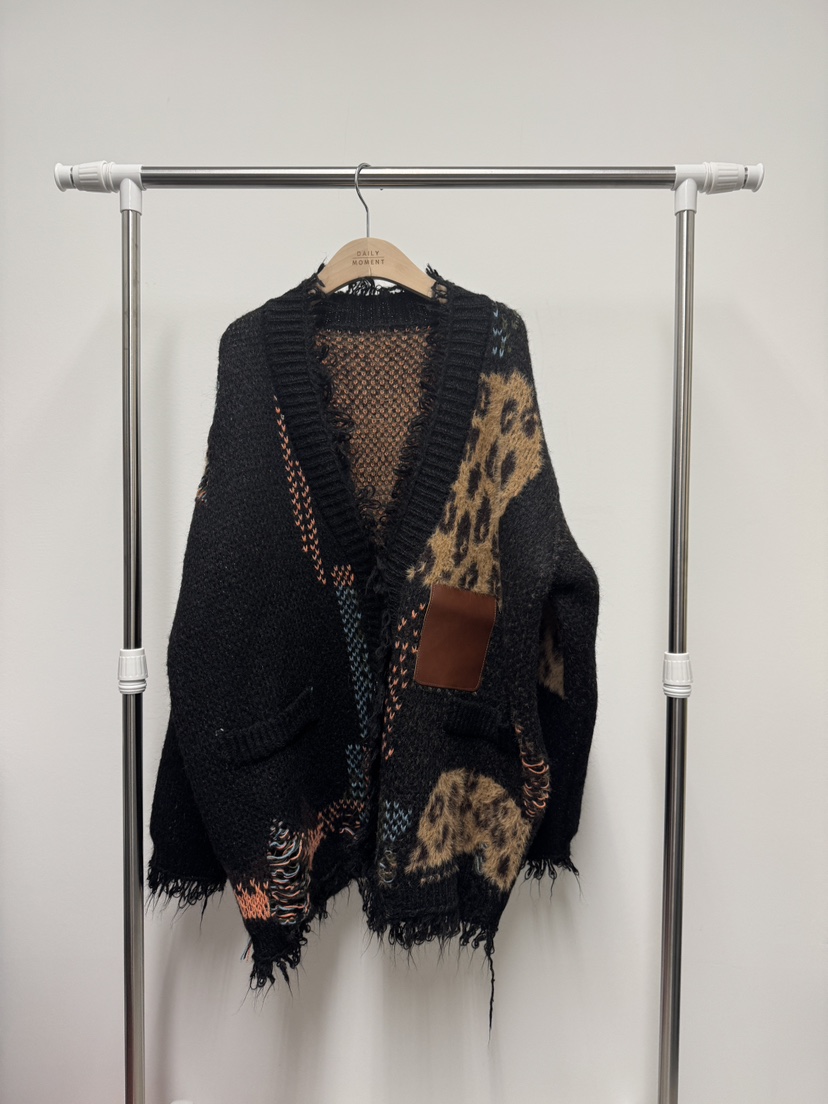 DAILY MOMENT東大門㊣直郵女裝新品人氣時尚熱賣毛衣豹紋開衫DAILY MOMENT毛衣圖色1