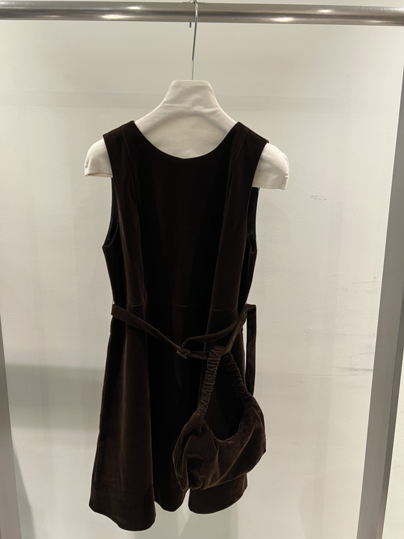 MENTOR東大門㊣代購女裝新品人氣推薦真品連衣裙天鵝絨含包MENTOR連衣裙