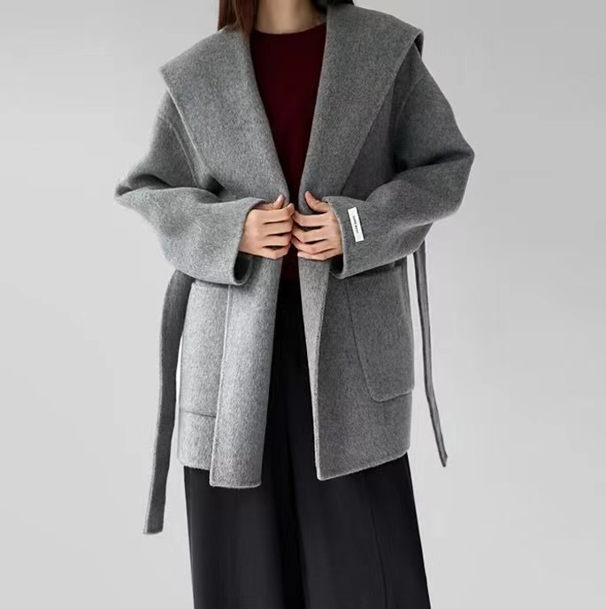 ROOMING-룸잉-T韓國直郵㊣女士新品人氣短款大衣含腰帶手工斗篷披肩ROOMING短款大衣