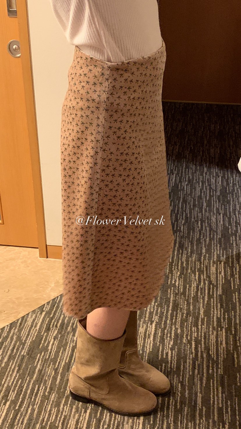 OVER RICH韓國代購㊣女士新款真品半身裙中短裙天鵝絨花朵OVER RICH半身裙/中短裙