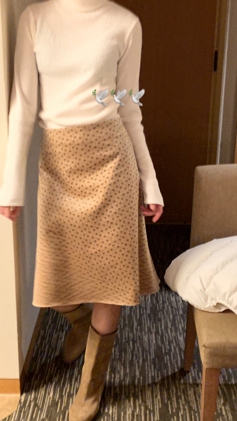 OVER RICH韓國代購㊣女士新款真品半身裙中短裙天鵝絨花朵OVER RICH半身裙/中短裙