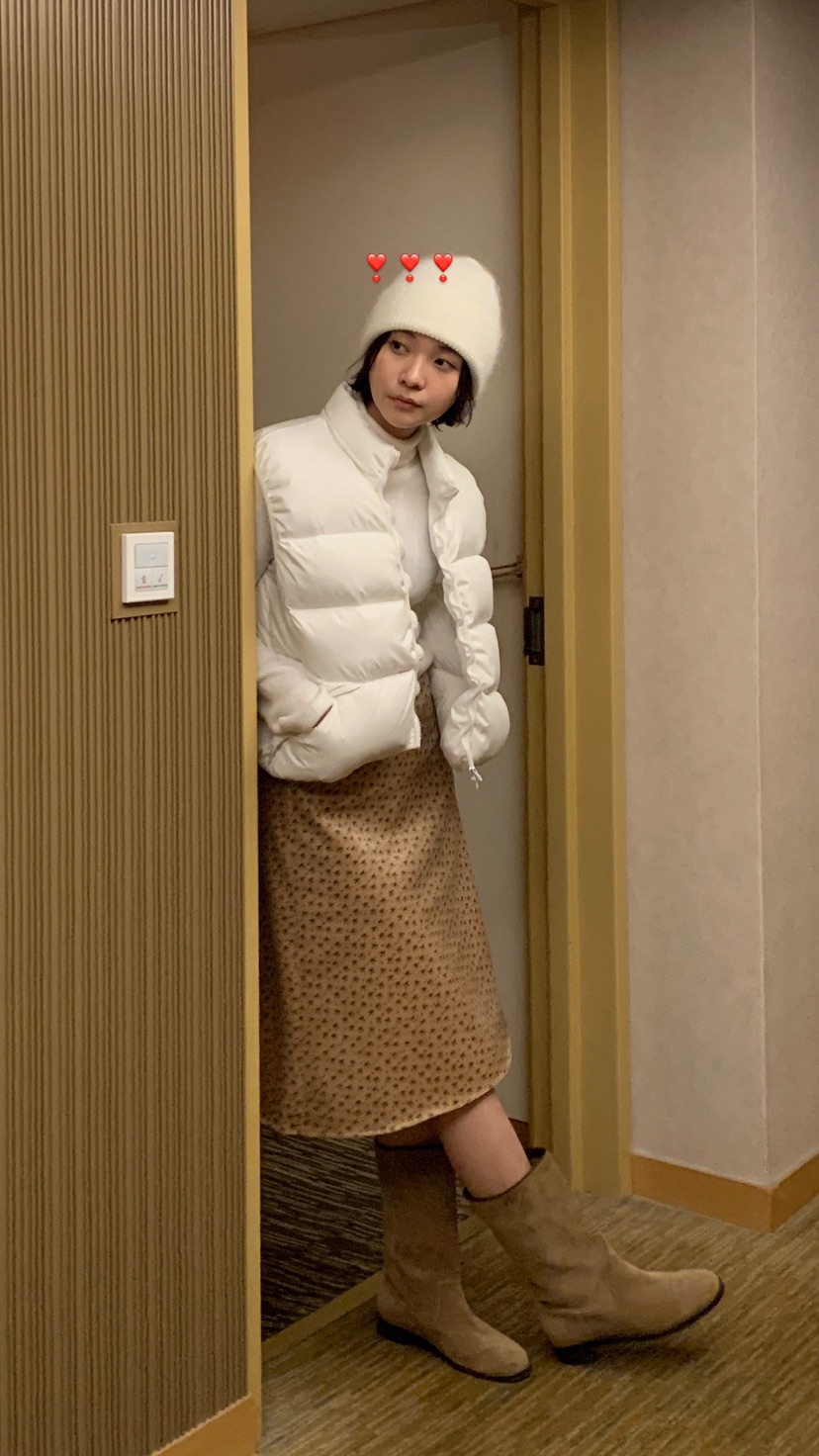 OVER RICH韓國代購㊣女士新款真品半身裙中短裙天鵝絨花朵OVER RICH半身裙/中短裙