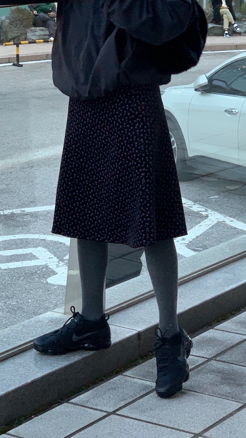 OVER RICH韓國代購㊣女士新款真品半身裙中短裙天鵝絨花朵OVER RICH半身裙/中短裙