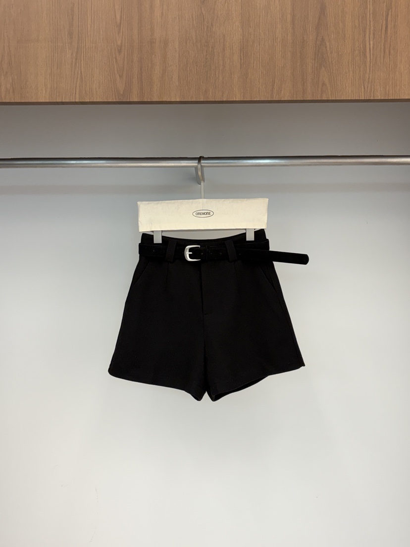 ONE MONE韓國代購㊣女士新款25秋冬熱賣時尚真品短褲包含腰帶ONE MONE短褲圖色2